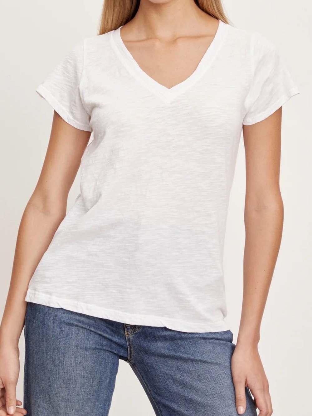 NWT Velvet by Graham & Spencer Jilian V-Neck Tee Women's Large White Pullover SS